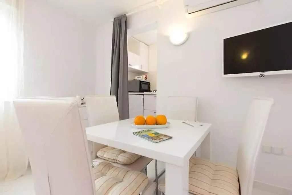 Apartments In Skrbcici - Insel Krk 51200